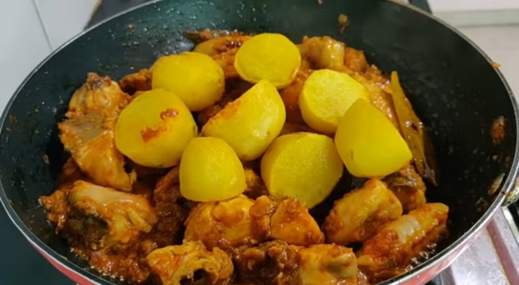 আলু দিয়ে মুরগির মাংস রান্নার রেসিপি